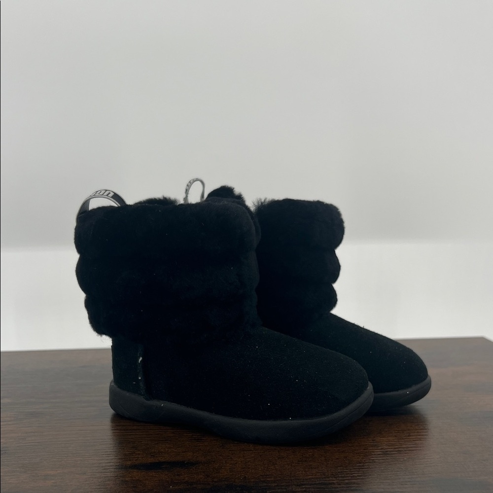 Uggs Whisper Girl Toddler Black Sheepskin Boots Size 7 Zipper
